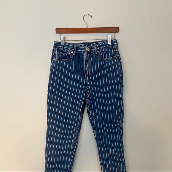 Woman’s American Eagle Pinstripe Mom Jeans - Picture 1 of 1